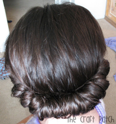 An Easy Hairstyle Using Stretchy Headbands