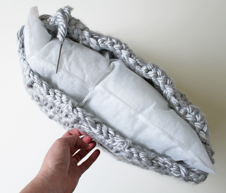 how to crochet a pillow cover