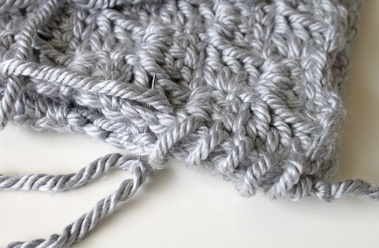 how to crochet a pillow
