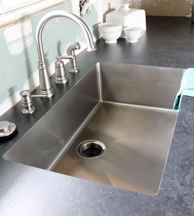 An Undermount Sink In Laminate, How To Cut Sink In Laminate Countertop