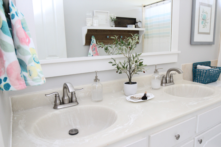 Pretty and easy updates for a small bathroom