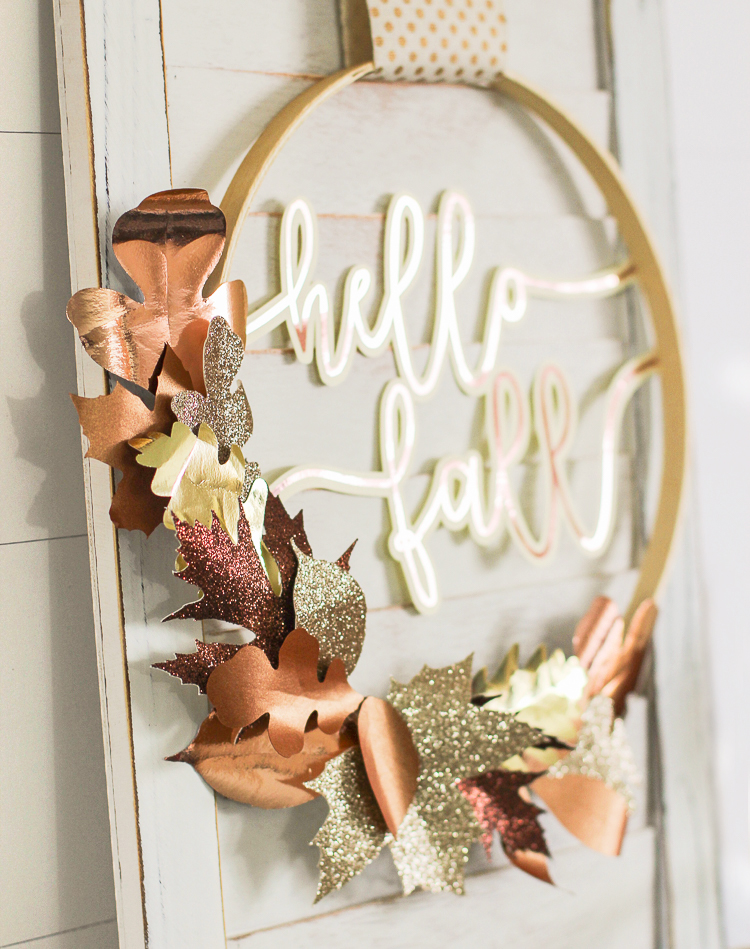 How to make a metallic paper leaf wreath with rose gold words in the center