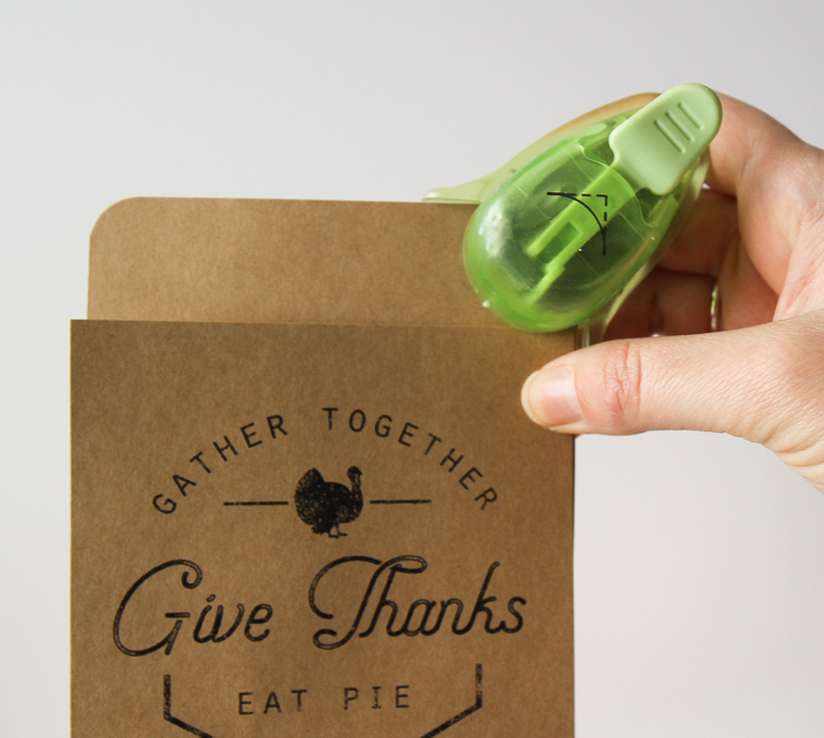 Free printable Thanksgiving utensil pouches