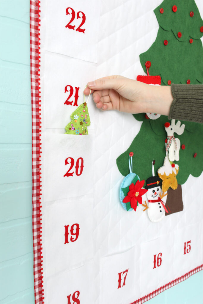 fabric advent calendar with pockets tutorial