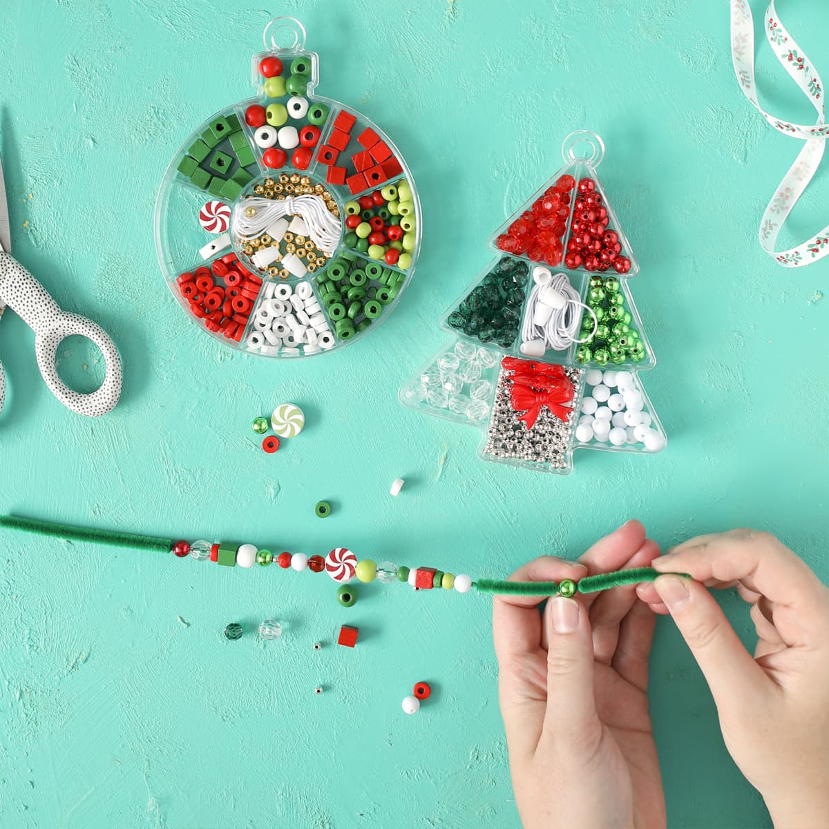 pipe cleaner beaded christmas wreath