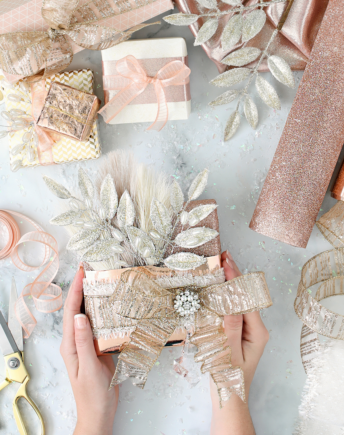 How to wrap a gift?  Blog - Pocket Tape » Pocket Tape
