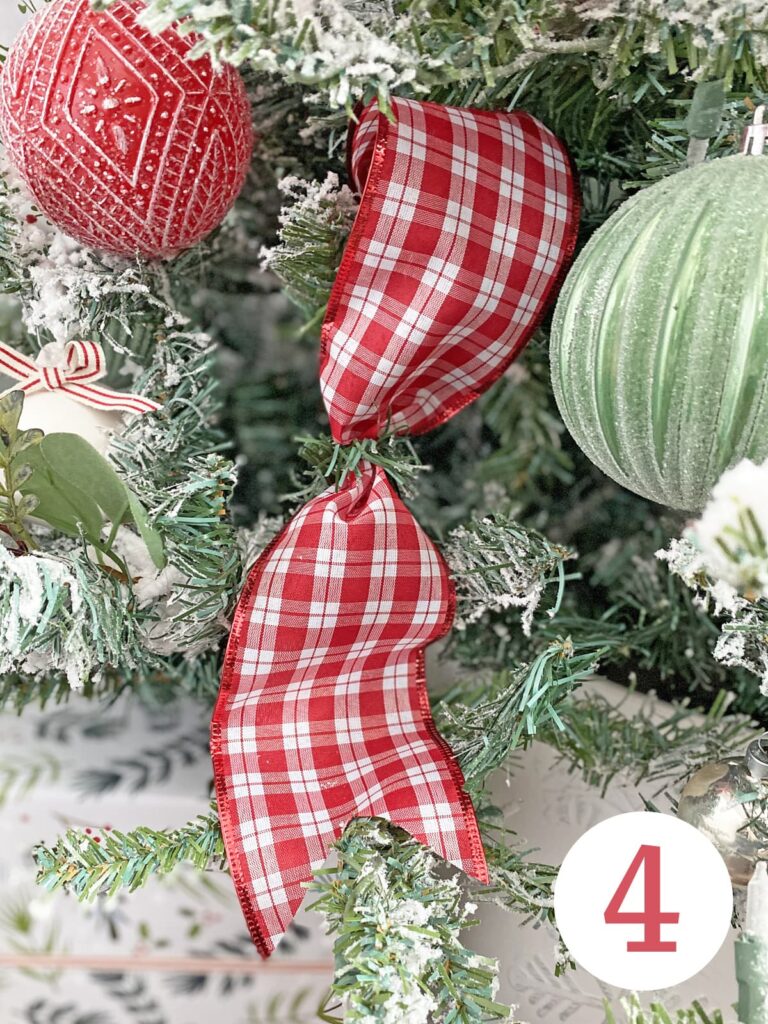how to add ribbon to a christmas tree with little tails